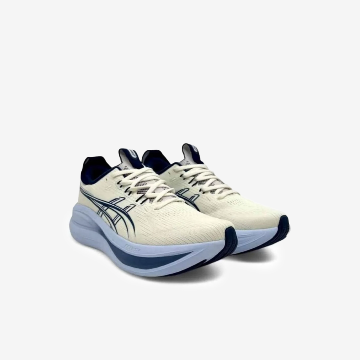 GEL-NIMBUS 28 Gray-White